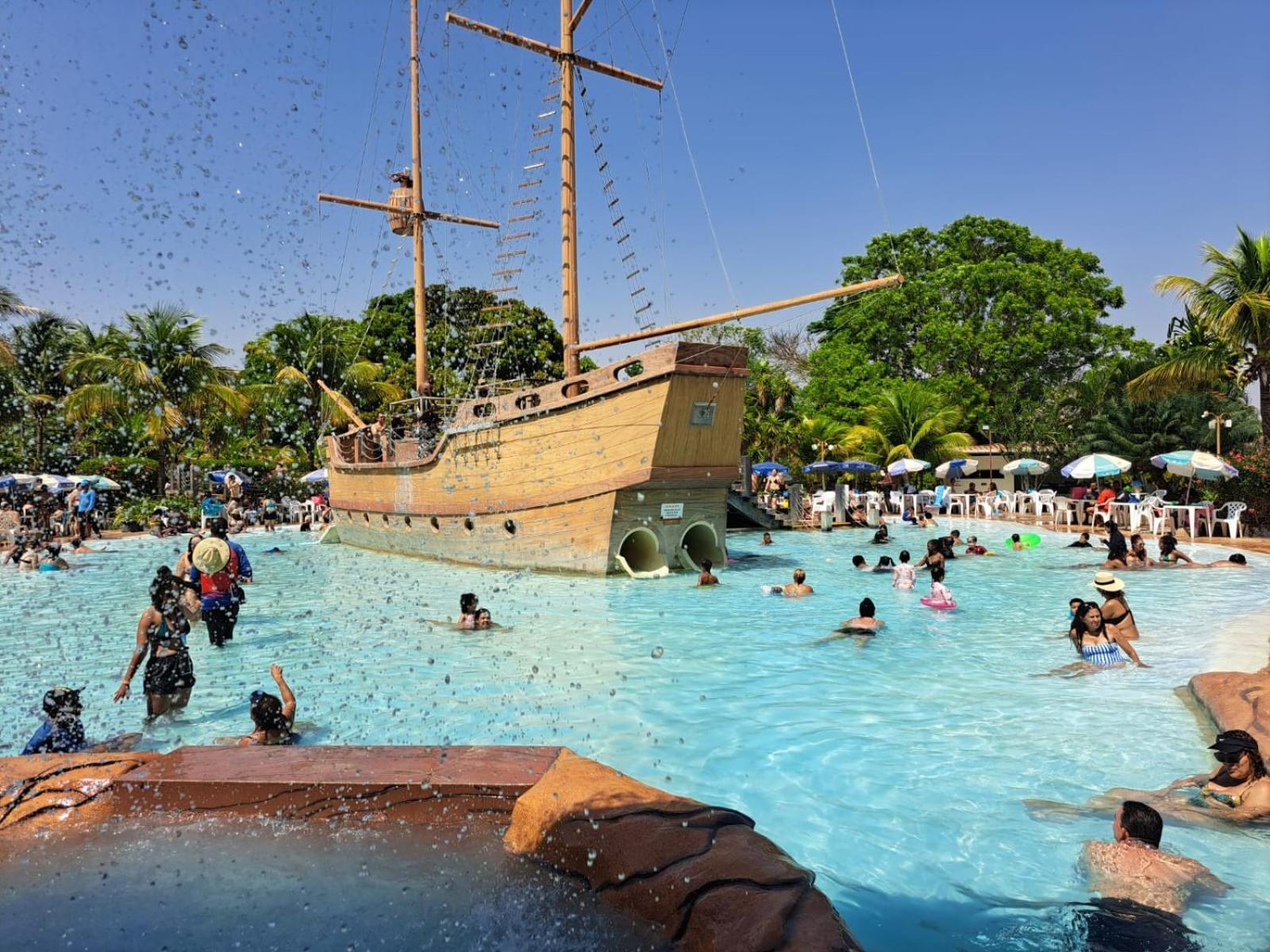 Piazza Diroma Hotel - Acqua Park E Splash Caldas Novas Exteriör bild